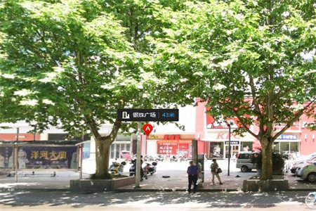 正大文苑3室1厅1卫82㎡，带车库25