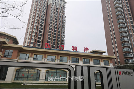 金碧世纪3室2厅1卫105m268万